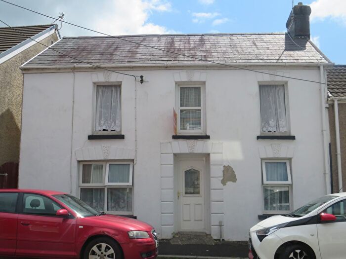 2 Bedroom End Terrace House For Sale In Water Street, Kidwelly, SA17