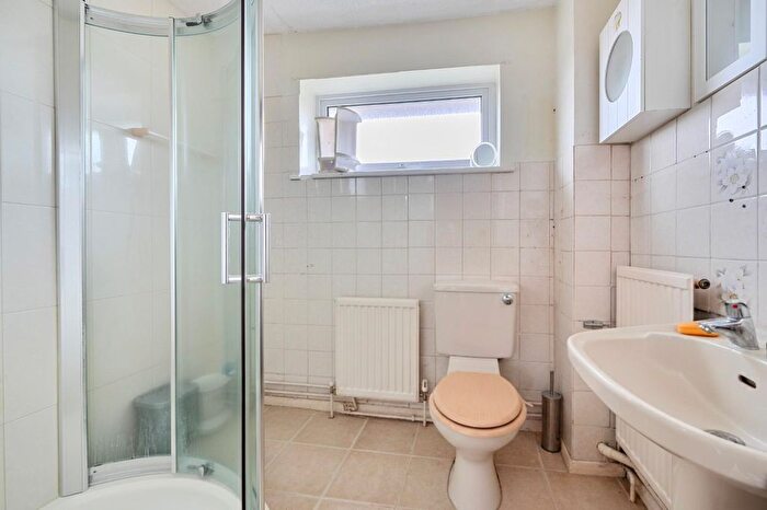 3 Bedroom End Of Terrace House For Sale In St. Marys Green, Kennington, Ashford, TN24 - Photo 7