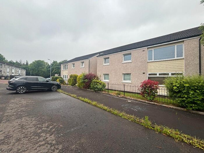 3 Bedroom Flat To Rent In Drumlaken Court, Summerston, Glasgow, G23