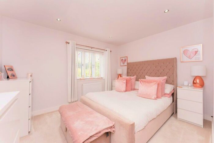 5 Bedroom Link Detached House For Sale In Vyner Croft, Prenton, CH43