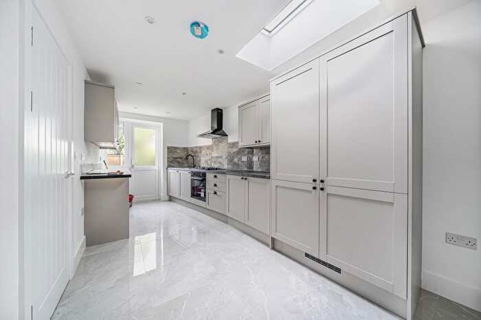 7 Bedroom Semi Detached House To Rent In Edgware, Middlesex, HA8