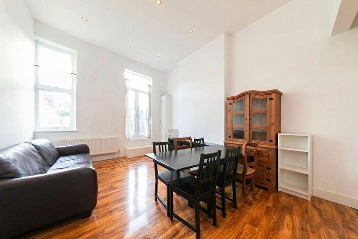 2 Bedroom Flat To Rent In Kilburn High Road, London, NW6
