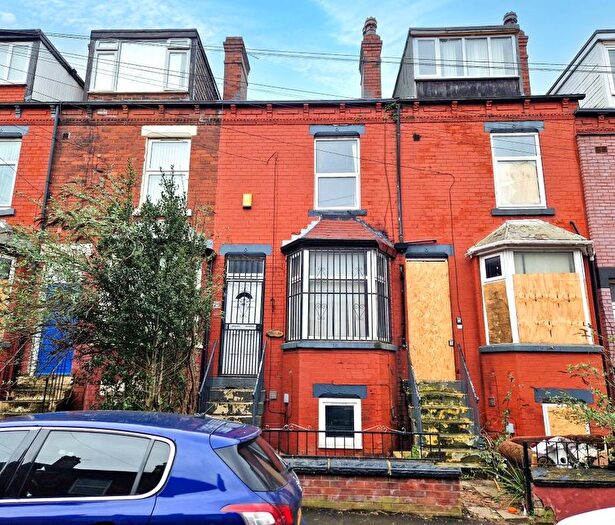 4 Bedroom Terraced House For Sale In Nowell Mount, Leeds, LS9