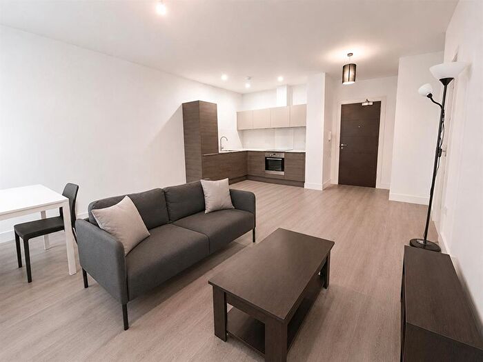 1 Bedroom Flat To Rent In Greenleigh Court Pudsey, Pudsey, LS28