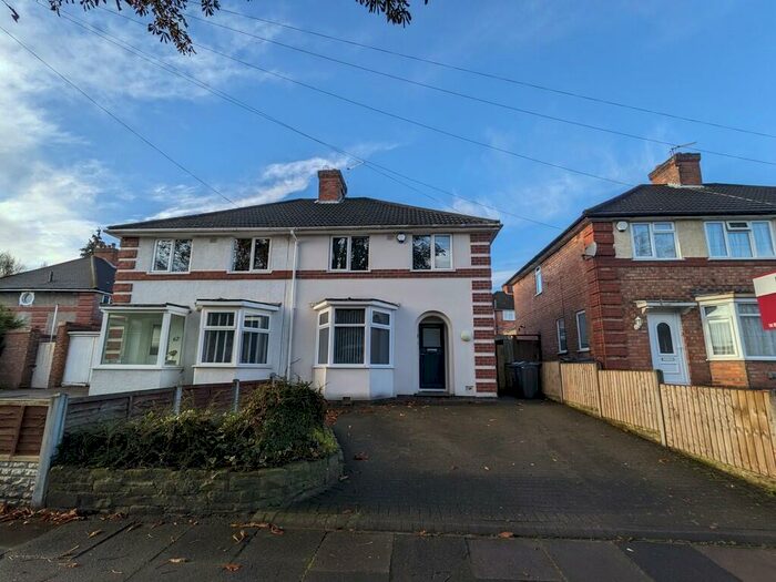 3 Bedroom Semi-Detached House To Rent In Dagnall Road, Acocks Green, B27