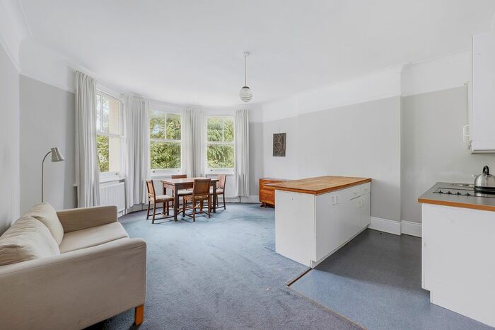 1 Bedroom Flat To Rent In Burlington Court, Spencer Road, London, W4