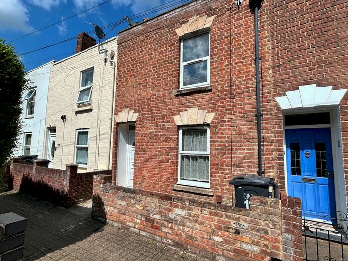 2 Bedroom Property To Rent In Oxford Terrace, Kingsholm, Gloucester, GL1