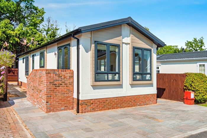2 Bedroom Park Home For Sale In Canada Road, West Wellow, Romsey, SO51