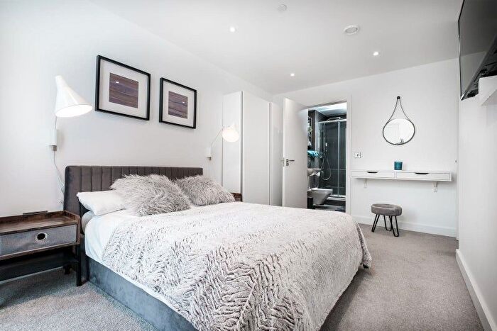 Studio To Rent In Luxury Bed Apartment, Manchester, M15