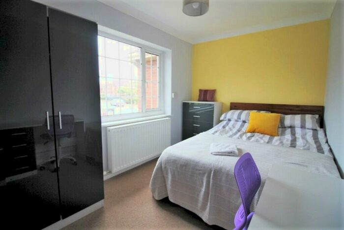 3 Bedroom Maisonette To Rent In Mincinglake Road, Exeter, EX4