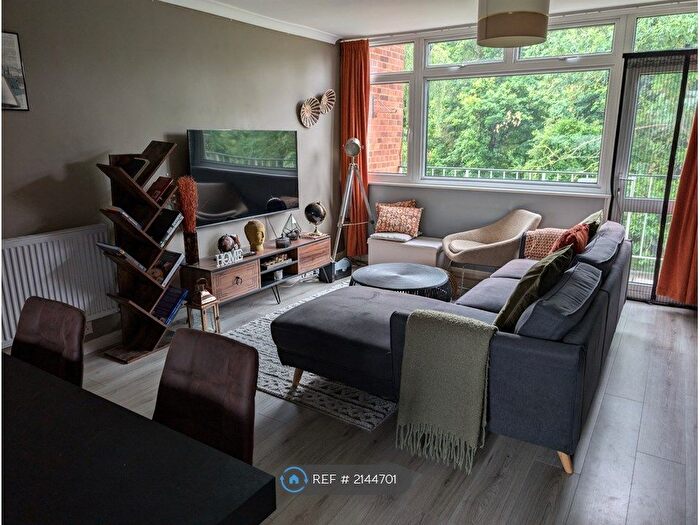 2 Bedroom Maisonette To Rent In Bury Meadows, Rickmansworth, WD3