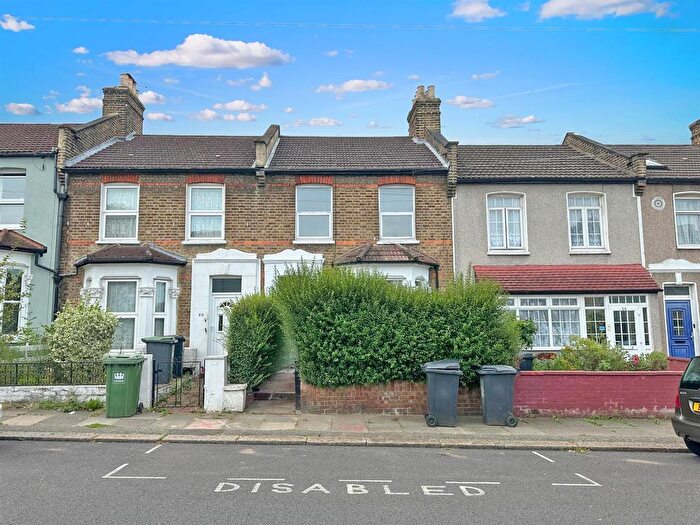 3 Bedroom Property To Rent In Glenfarg Road, London, SE6