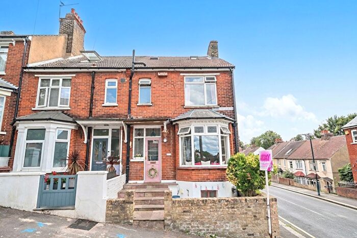 4 Bedroom End Terrace House For Sale In Kingswood Avenue, Chatham, Kent., ME4