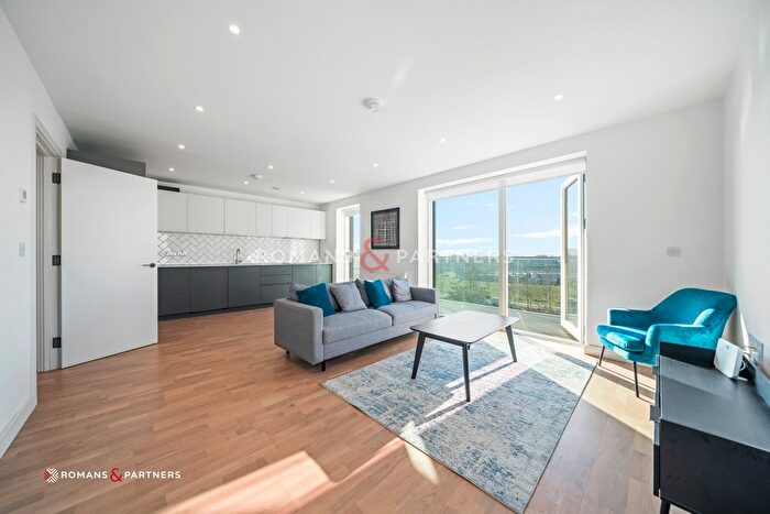 2 Bedroom Flat To Rent In Arber House, Southall, UB1