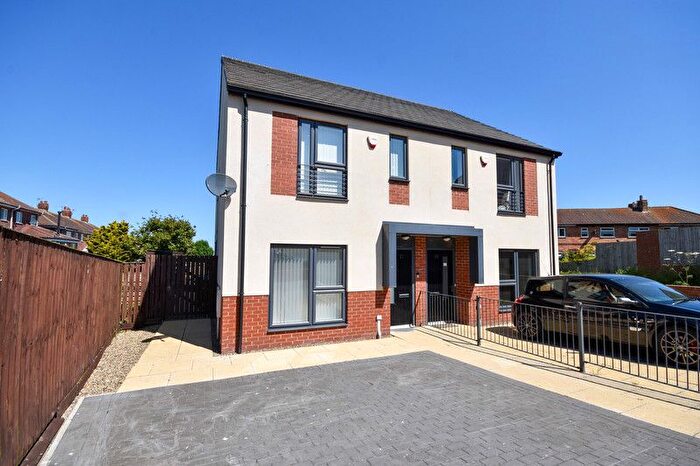 2 Bedroom Semi Detached House To Rent In St. Peters Road, Whitby, YO22