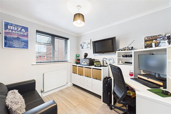 3 Bedroom Terraced House For Sale In Romsey Close, Blackwater, Camberley, Hampshire, GU17