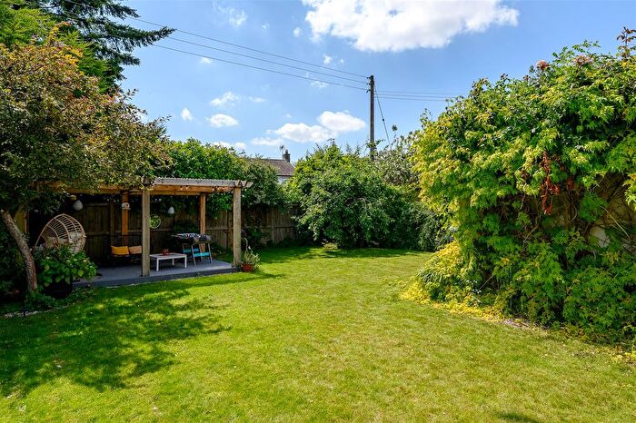 4 Bedroom Detached House For Sale In Skipwith Road, Escrick, York, YO19