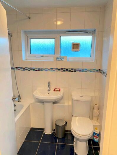 1 Bedroom Semi-Detached House To Rent In Waverton Road, Earsfield, SW18