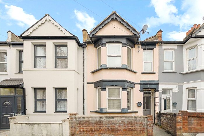 3 Bedroom Terraced House To Rent In Borwick Avenue, Walthamstow, London, E17