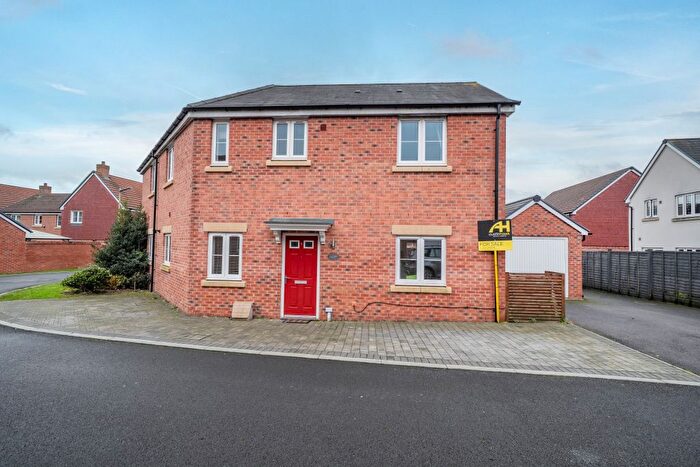 3 Bedroom Semi-Detached House For Sale In Stirrup Way, Andover, SP11