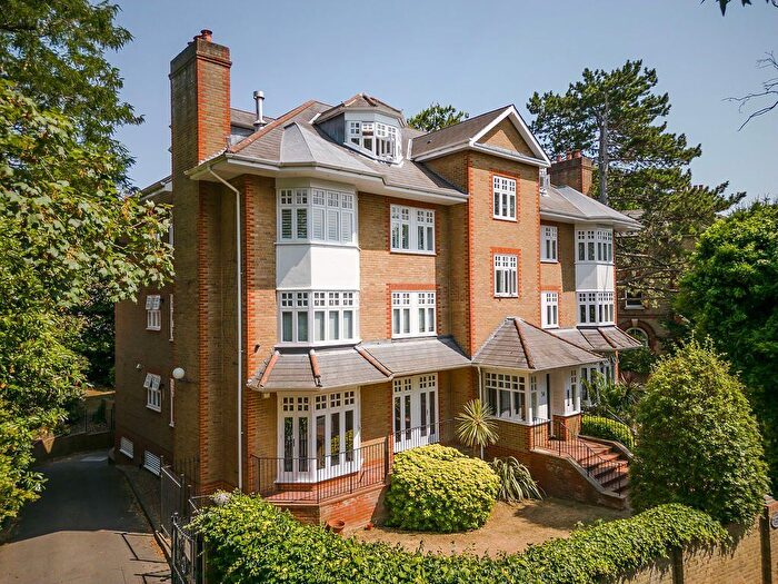 2 Bedroom Flat To Rent In Arterberry Road, London, SW20