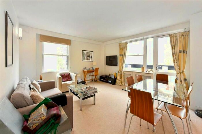 2 Bedroom Flat To Rent In Goswell Road, Barbican, EC1V