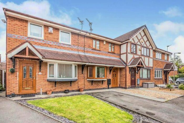 2 Bedroom Detached House To Rent In Walton Hall Drive, Manchester M19