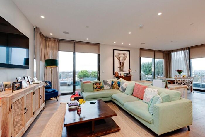 3 Bedroom Apartment To Rent In Devonshire Place, Childs Hill, NW2