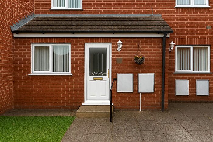 2 Bedroom Flat To Rent In St. Peters Mews, Birkenhead, CH42