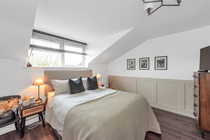 3 Bedroom Terraced House For Sale In Marquis Lane, Harpenden, AL5