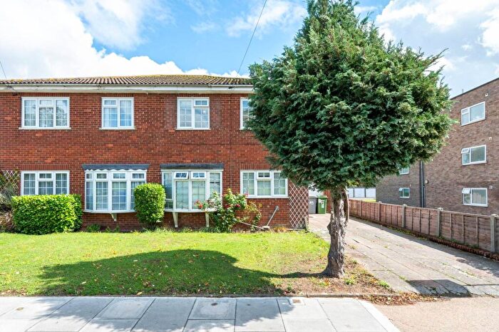 3 Bedroom Semi-Detached House For Sale In Sudbury Avenue, North Wembley, Wembley, HA0