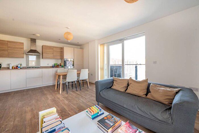 2 Bedroom Flat For Sale In Barking, Barking, IG11