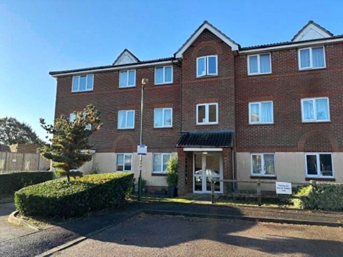 2 Bedroom Flat To Rent In Saxby Court, Barnham, PO22