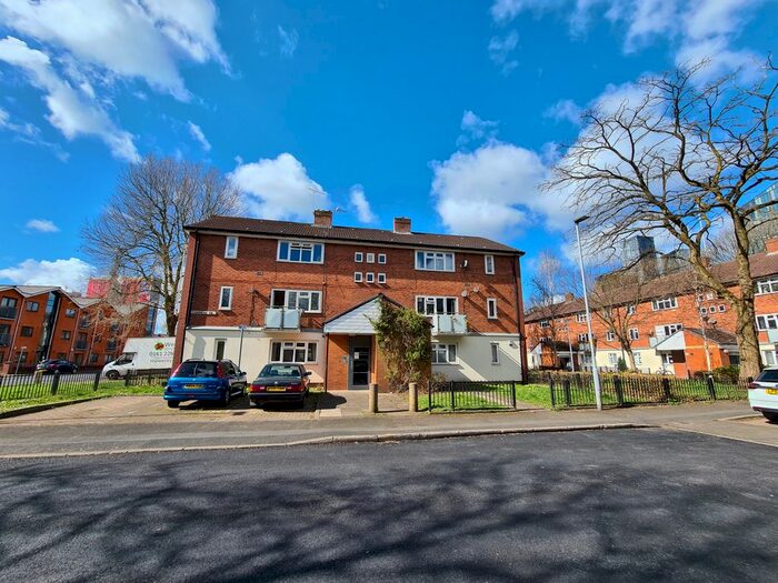 2 Bedroom Flat To Rent In Conmere Square, Hulme, Manchester., M15