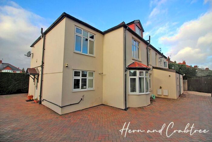 2 Bedroom Flat To Rent In Western Avenue, Llandaff, Cardiff CF5