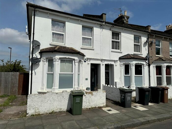 1 Bedroom Flat To Rent In Fairlawn Park, London, SE26