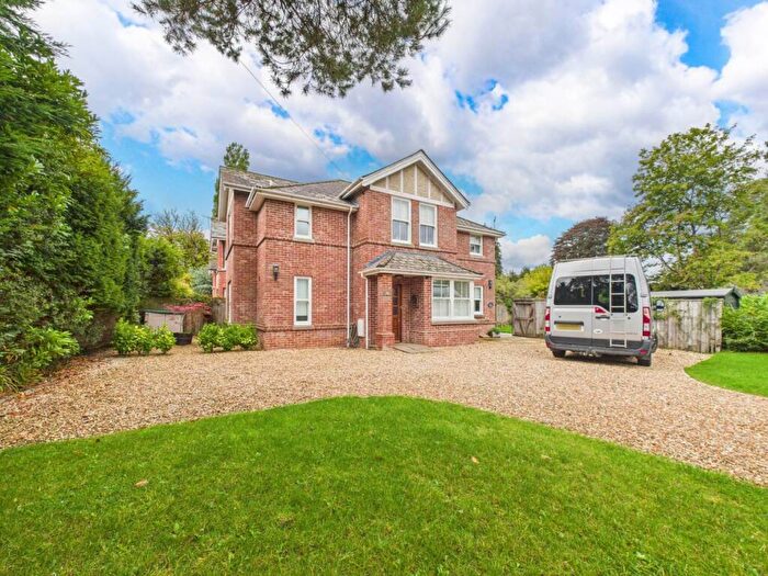 3 Bedroom Flat To Rent In Wiltshire Road, Bransgore, Christchurch, BH23