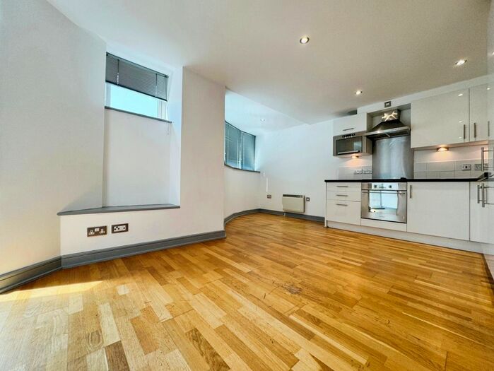 2 Bedroom Flat To Rent In Peter Lane, York, YO1