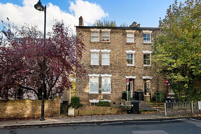 2 Bedroom Flat For Sale In Gipsy Hill, Crystal Palace, SE19