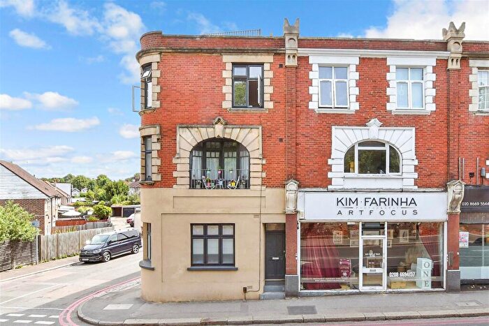 2 Bedroom Flat For Sale In Beynon Road, Carshalton, Surrey, SM5