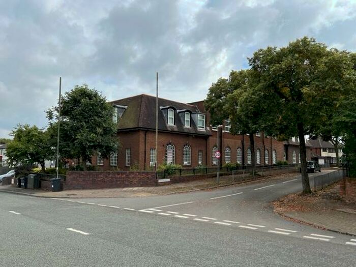 2 Bedroom Flat To Rent In Hagley Road West, Birmingham, B32