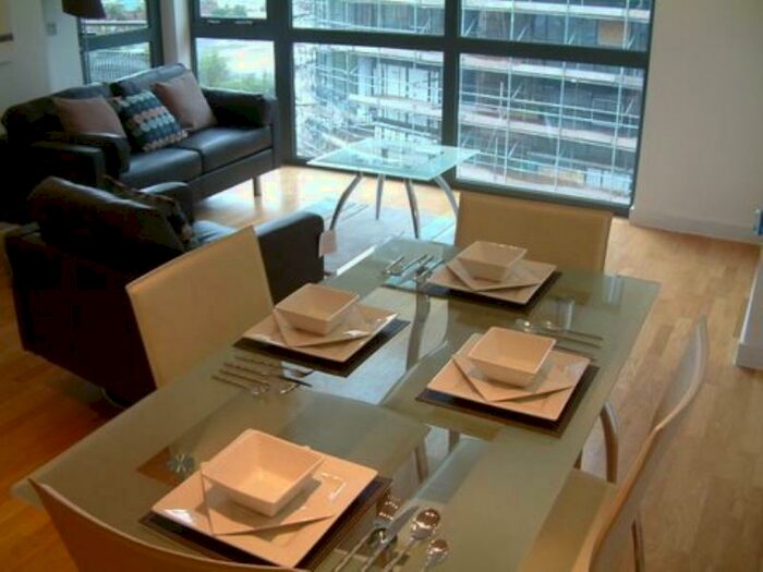 2 Bedroom Apartment To Rent In The Danube, City Centre, M15