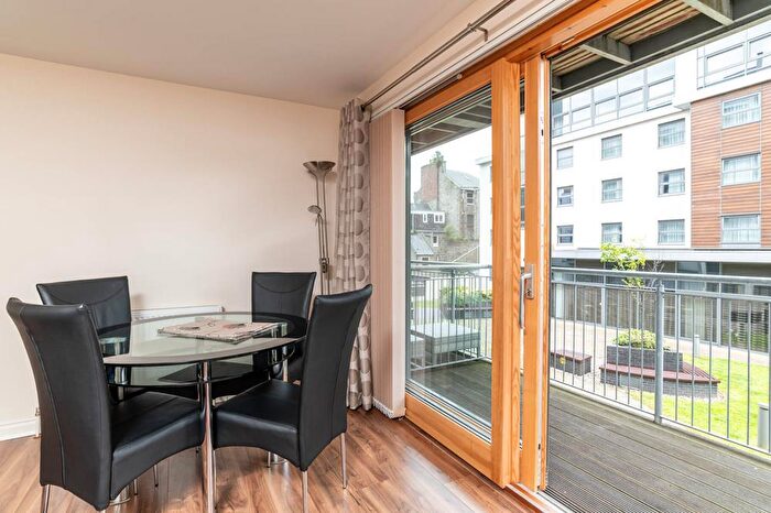 2 Bedroom Flat To Rent In Charlotte Street, Mid Floor, AB25