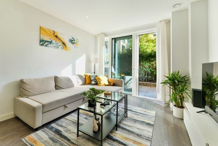 1 Bedroom Flat To Rent In The Shoreline Building, Newnton Close, London, N4