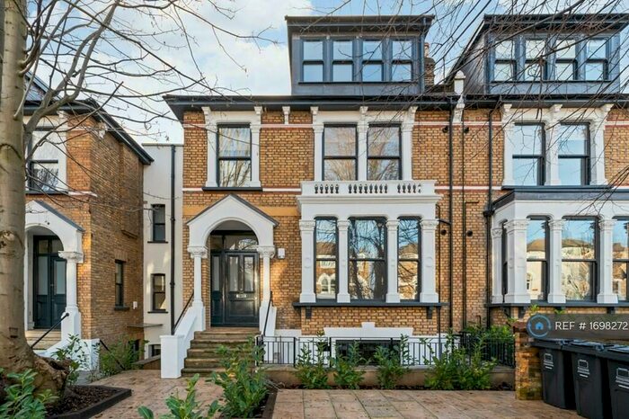 2 Bedroom Flat To Rent In Queens Drive, London, N4