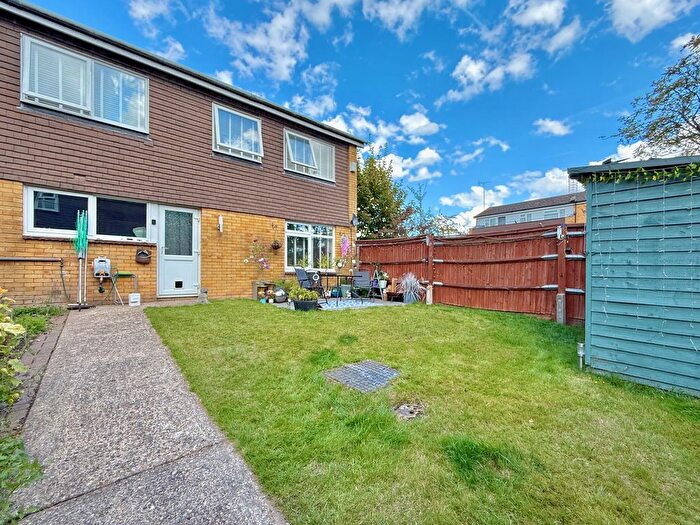 3 Bedroom Terraced House For Sale In Foxhill, Watford, WD24