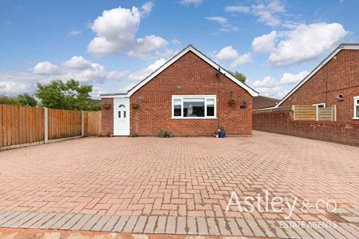 4 Bedroom Detached Bungalow For Sale In Raymond Close, Hellesdon, Norwich, NR6