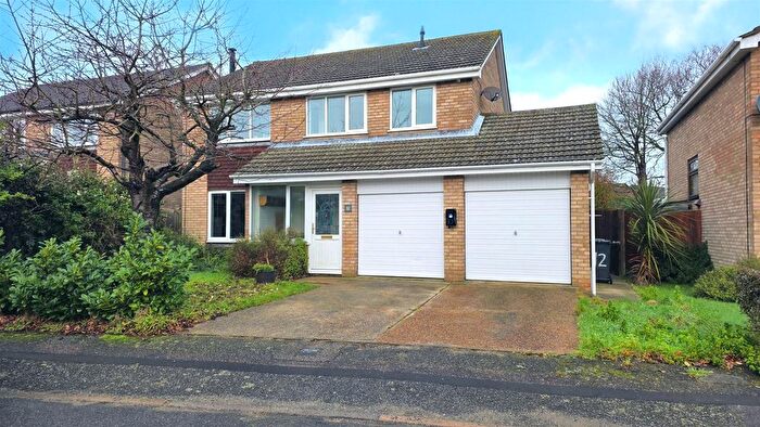 4 Bedroom Detached House For Sale In The Buntings, Bradwell, NR31