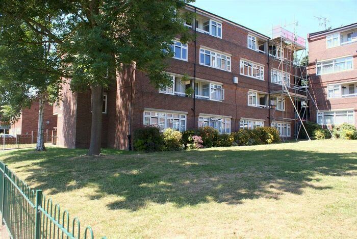 2 Bedroom Flat To Rent In Boteley Close, Chingford, London, E4