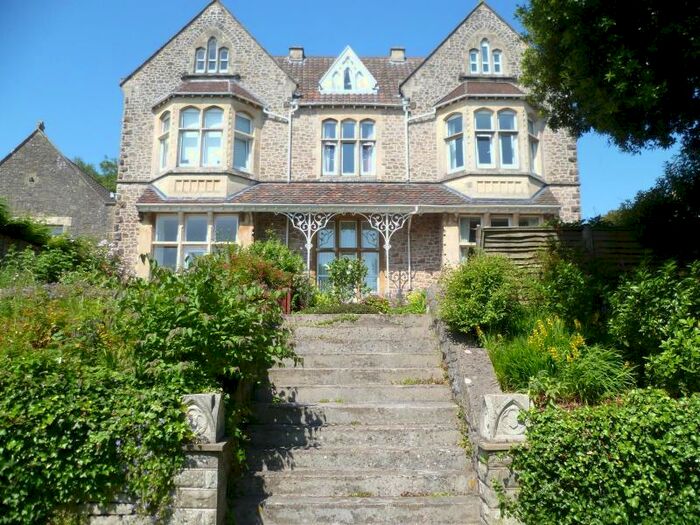 2 Bedroom Apartment To Rent In Flat Walton Lodge Court Castle, Clevedon, Avon, BS21